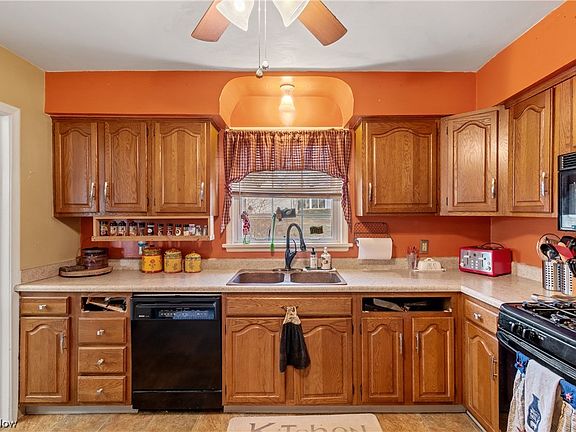 5th image of 488 Clifton Blvd