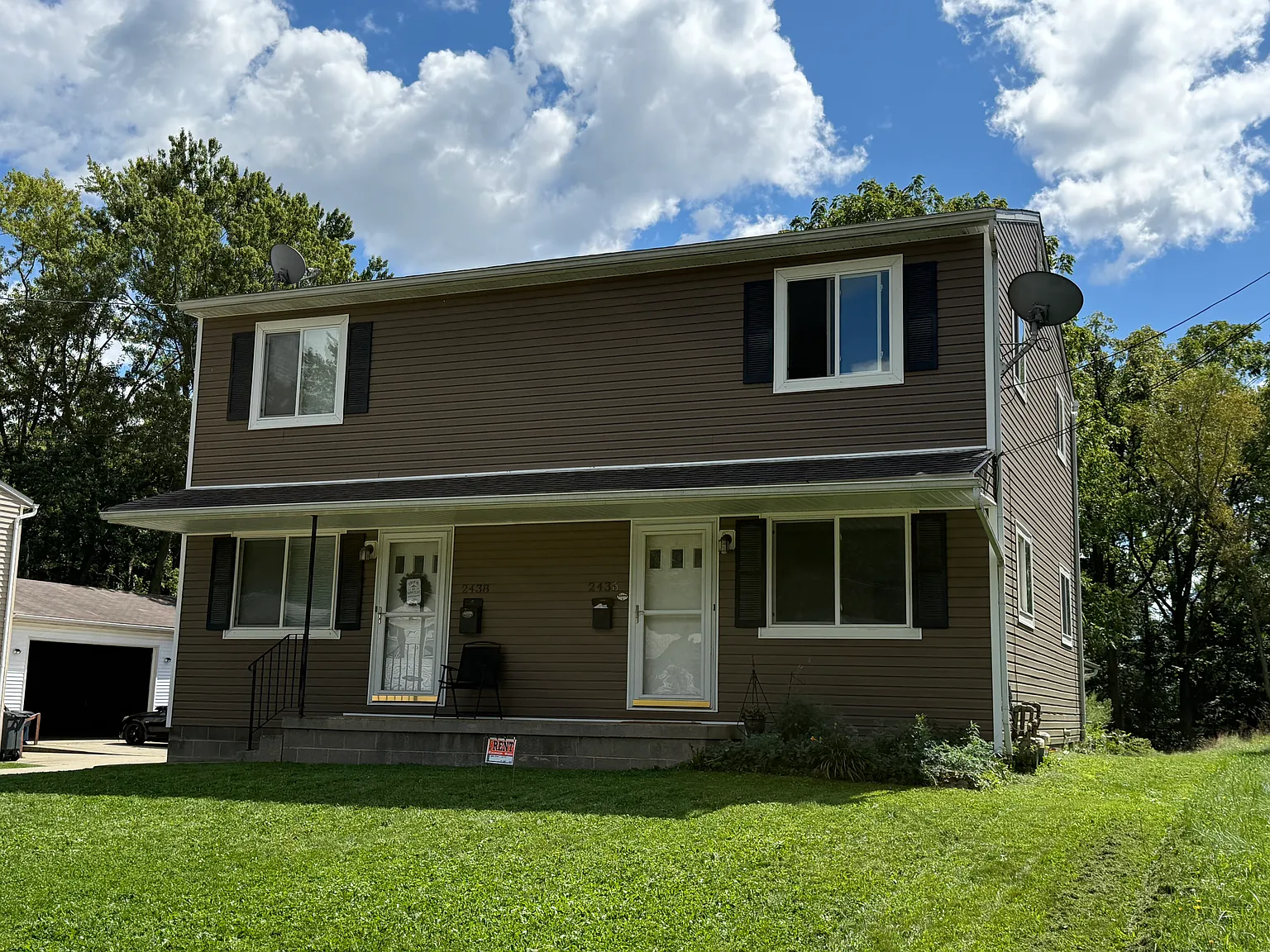 2 bed, 852 sqft, $950 — Photo 1