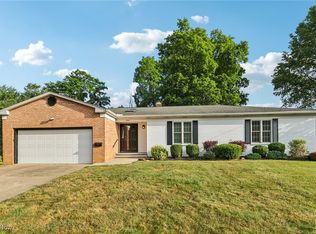 1085 Winhurst Dr, Akron, OH