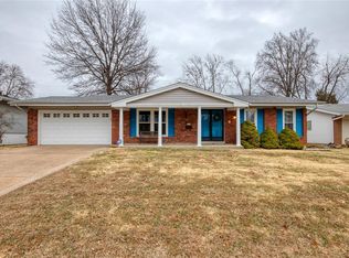 513 Coach Light Ln, Hazelwood, MO 63042