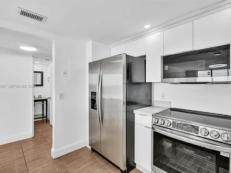 2801 NE 183rd St #1703W — Photo 7