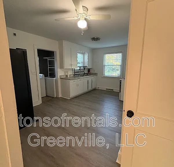 37 Holmes Dr — Photo 8