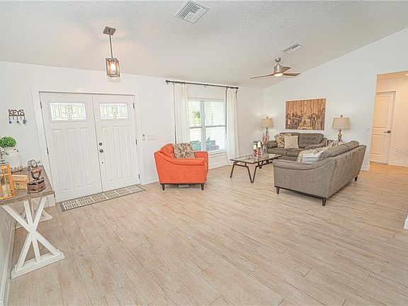 3rd image of 1305 Deer Path Dr