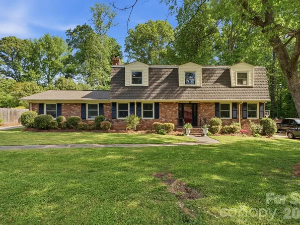 6824 April Ln, Charlotte, NC 28215