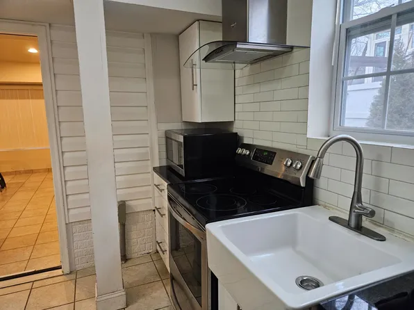 8810 Flower Ave, Silver Spring, MD 20901