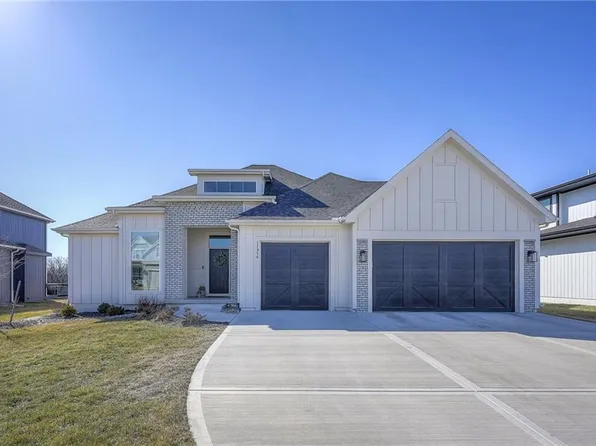 17916 Manor St, Overland Park, KS 66085
