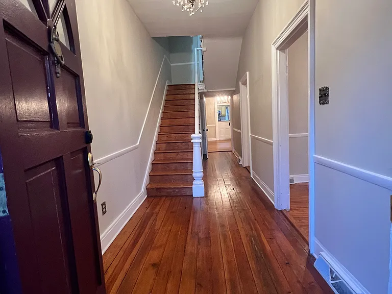 340 N Market St — Photo 41