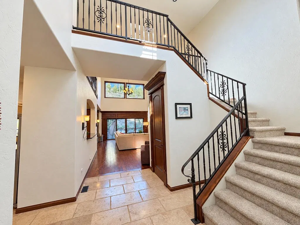 76 Peace Dr — Photo 3