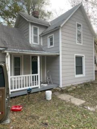 1st image of 427 E 2nd St