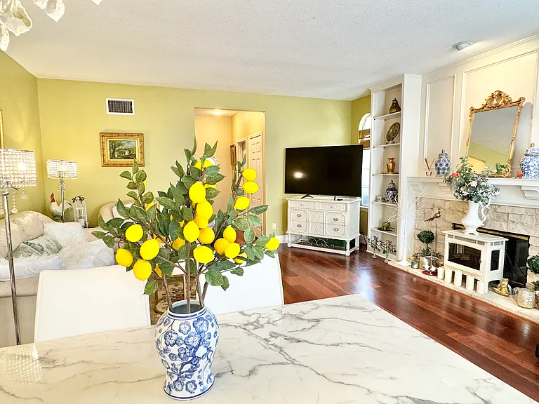 1812 Fox Springs Cir — Photo 9