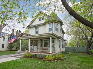 606 W 1st St, Chaska, MN 55318