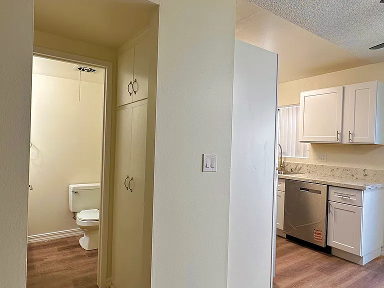 25907 Oak St #19 — Photo 6