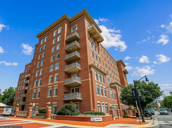 4480 Market Commons Dr Unit 512, Fairfax, VA 22033