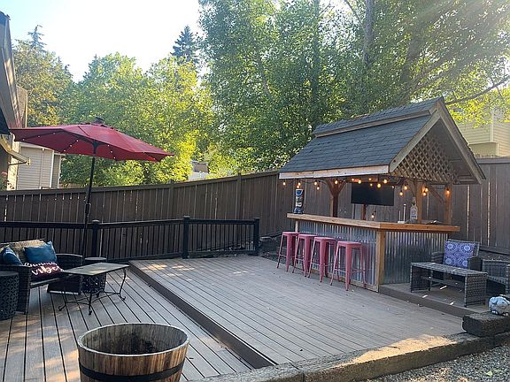 3rd image of 942 NE Winston Dr