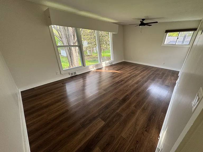 24 Richlee Dr — Photo 6