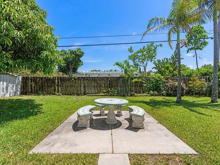 360 Palmetto St — Photo 29