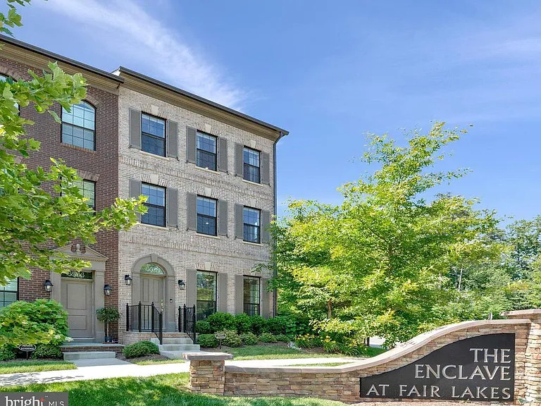 4402 Fair Lakes Ct — Photo 1