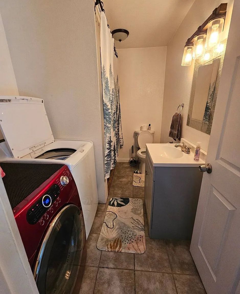 3 bed, 1.5 bath, 1166 sqft, $3,000 — Photo 2