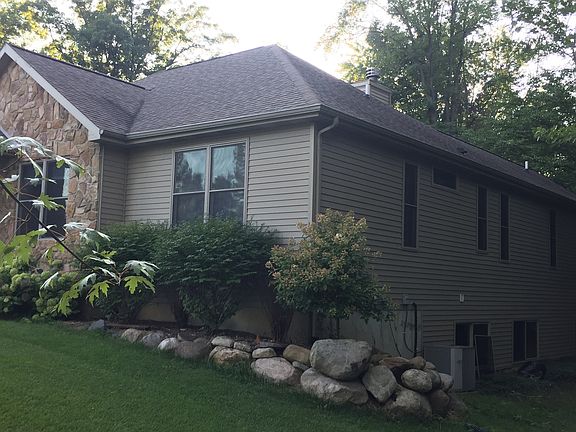 2nd image of 5166 Oak Hills Dr