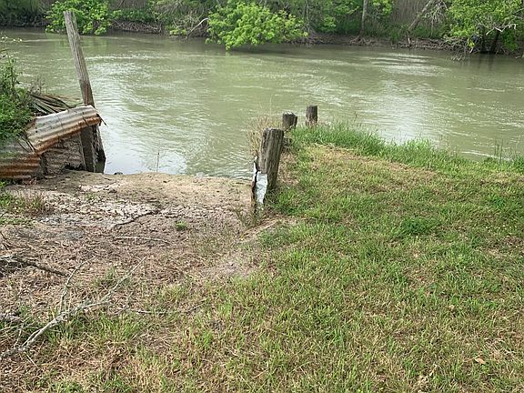 5th image of 146 Guadalupe River Dr