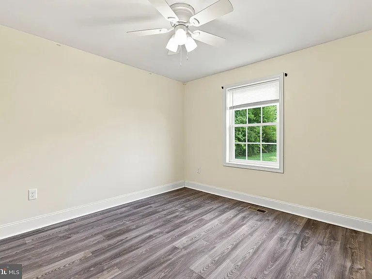 306 Fegan Rd — Photo 41