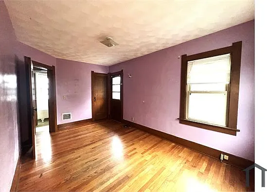 547 E Streicher St — Photo 17