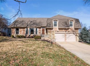 9800 W 103rd Ter, Overland Park, KS 66212