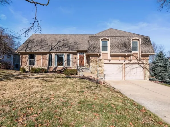 9800 W 103rd Ter, Overland Park, KS 66212