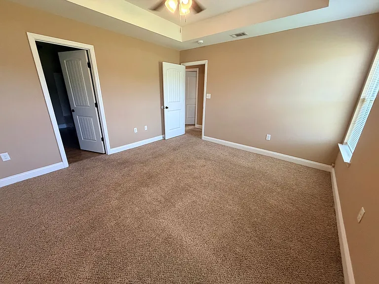 4916 Patton Dr — Photo 5