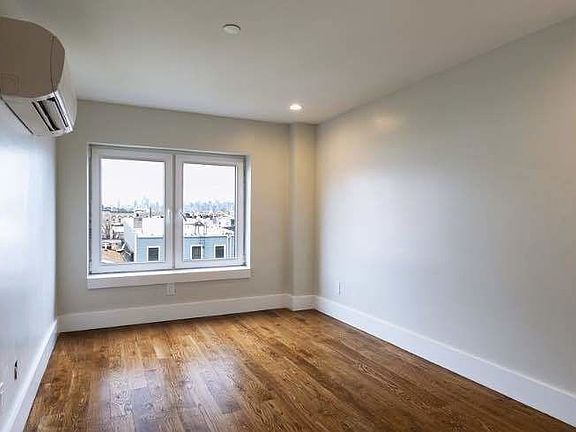 5th image of 368 Palmetto St APT 3R
