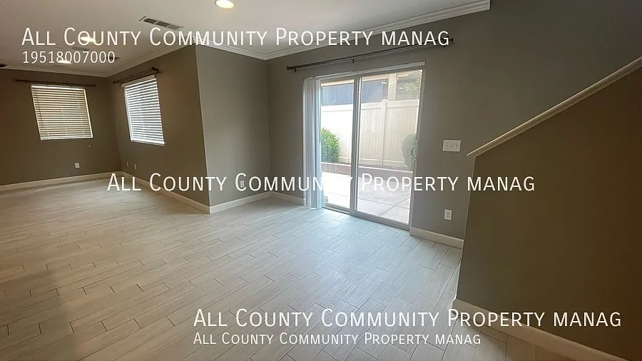 3 Bedroom 2.5 Bathroom Two Story Condo for Rent in Lake Elsinore — Photo 4