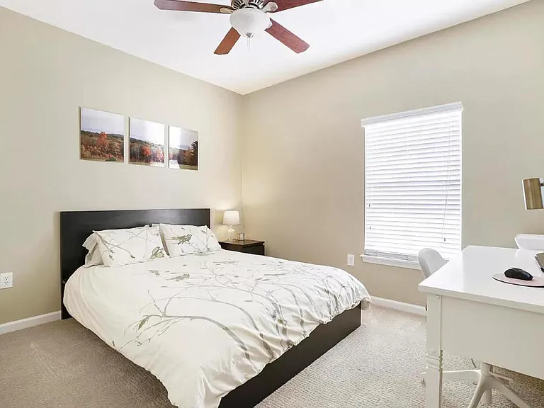 8210 Green Parrot Rd #301 — Photo 3