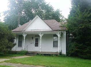 520 N William St, Farmer City, IL 61842