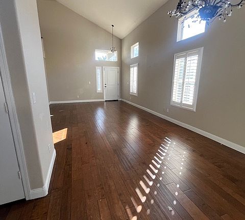 4th image of 2462 W Rockrose Way