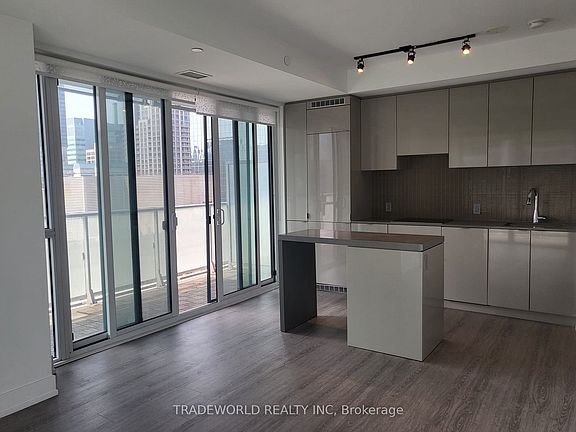 4th image of 7 Grenville St #1910
