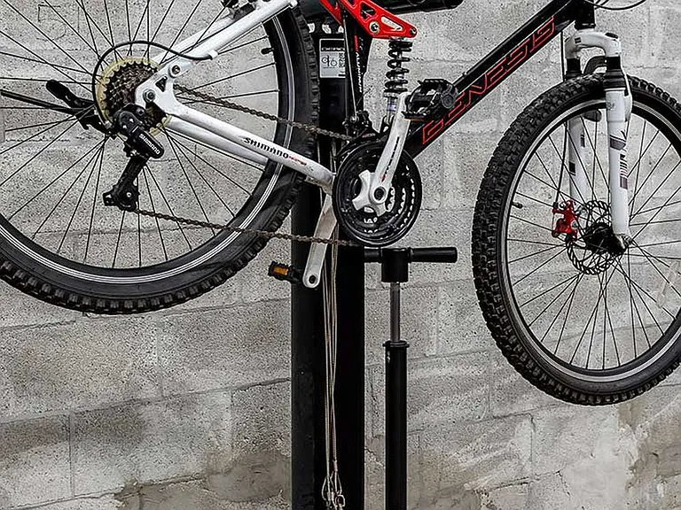 Bike Repair Room