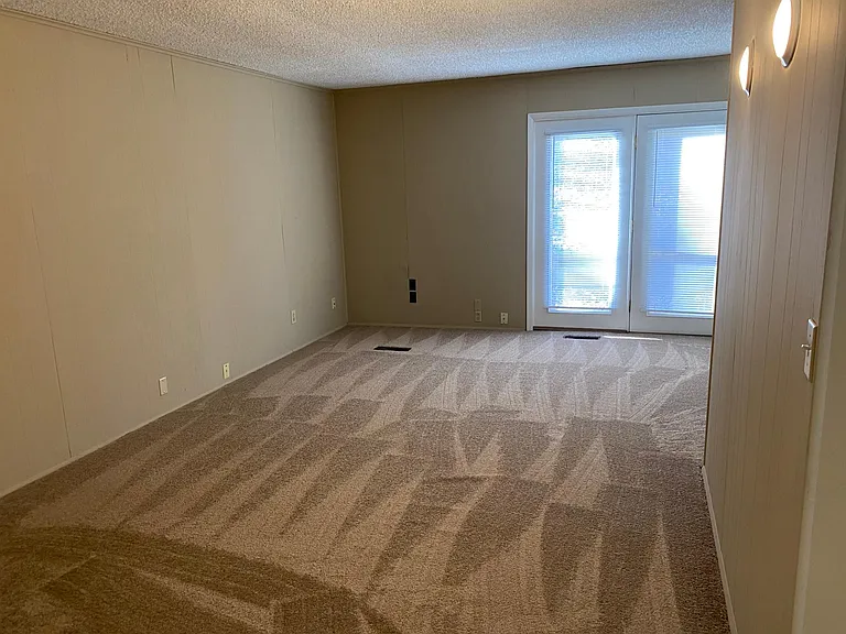4838 N Manchester Ave — Photo 12
