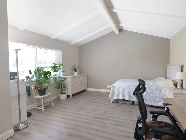902 Creekside Dr — Photo 15