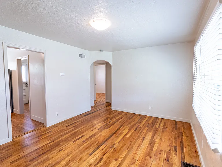 1250 Elm Ave #1250 — Photo 5