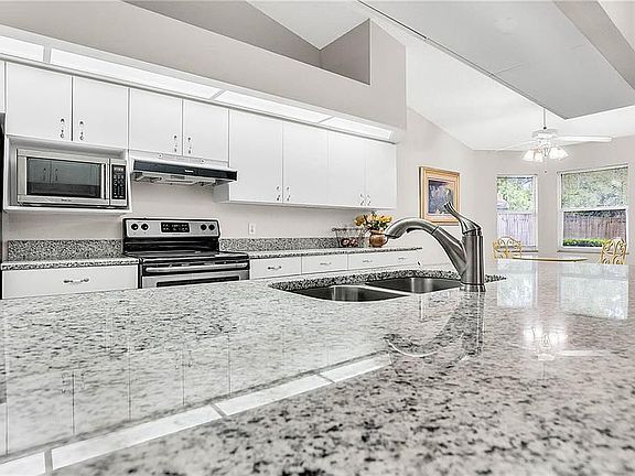 3rd image of 3267 Heather Glynn Dr