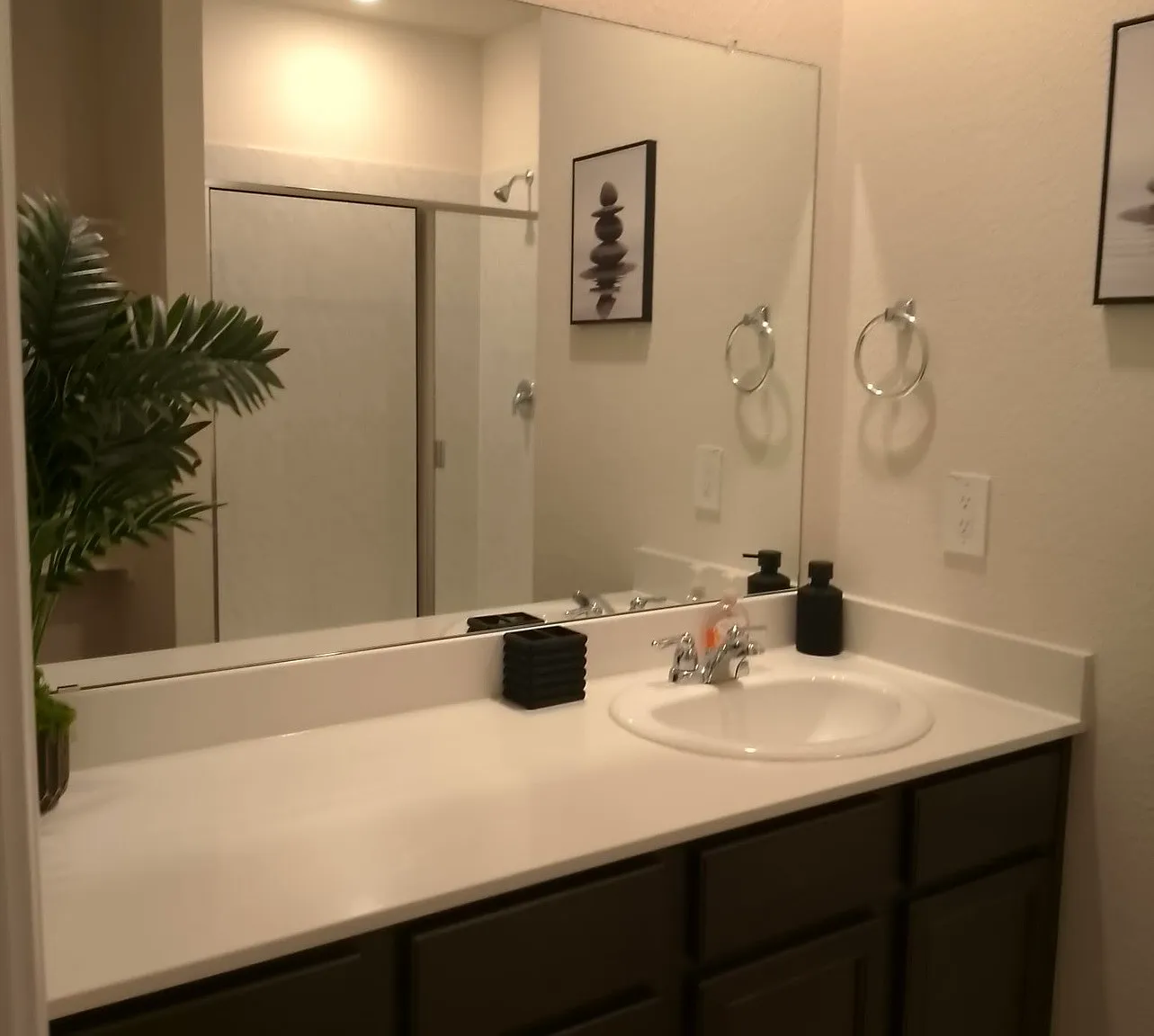 4 bed, 2242 sqft, $2,450 — Photo 3