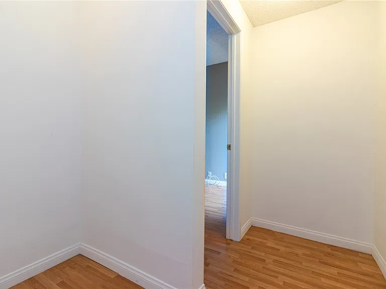 730 W 4th St #306 — Photo 10