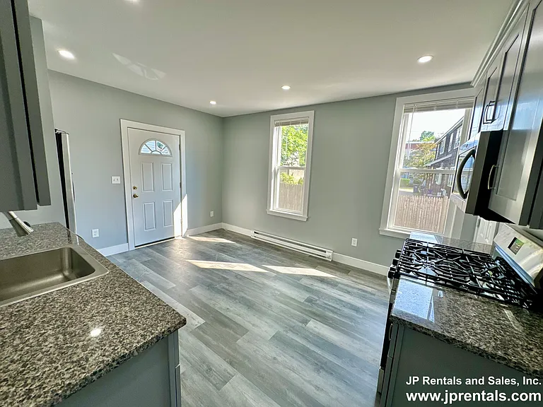 512 Centre St #1 — Photo 3