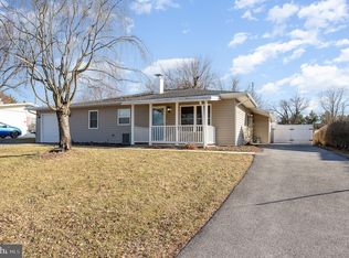 2472 Manor Rd, York, PA 17408