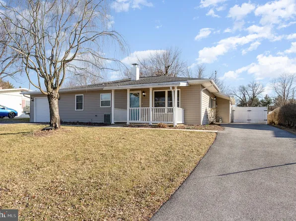 2472 Manor Rd, York, PA 17408
