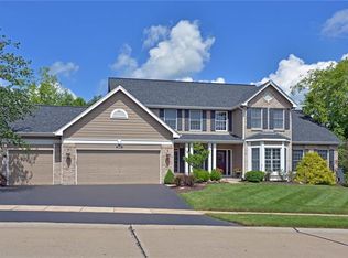 2215 Edge Wood Manor Ln, Ballwin, MO 63011
