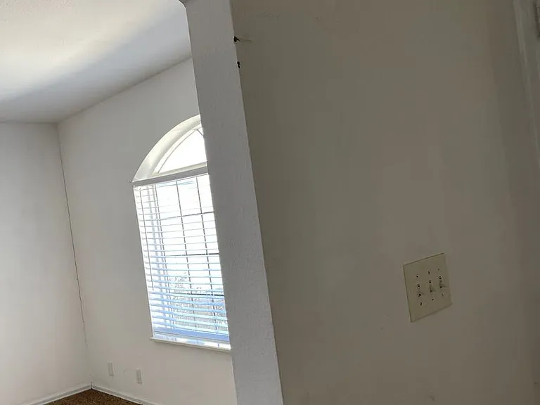 1118 Macon Ave — Photo 3