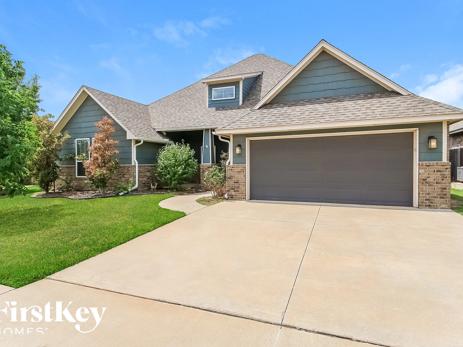 4 bed, 2.0 bath, 2006 sqft, $2,675 — Photo 2