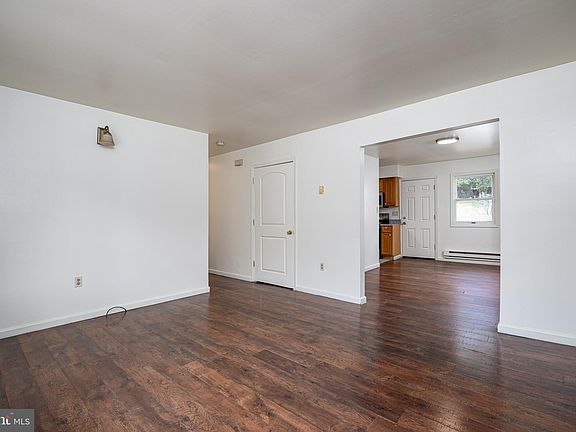 5th image of 3748 Tudor Dr