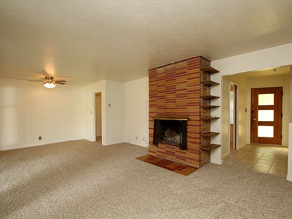 2nd image of 2926 N Rowell Ave